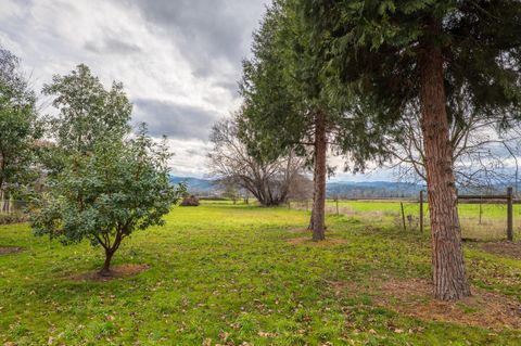 Tiny photo for 0 Lapine Avenue, Central Point, OR 97502 (MLS # 220214328)