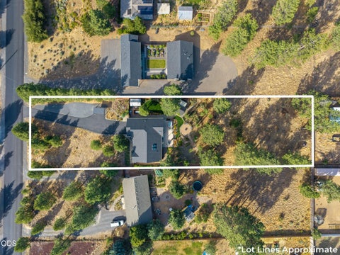 Tiny photo for 19563 Apache Road, Bend, OR 97702 (MLS # 220225403)