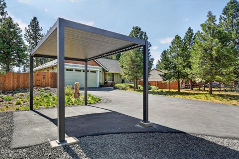 Tiny photo for 19563 Apache Road, Bend, OR 97702 (MLS # 220225403)