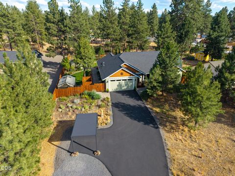 Tiny photo for 19563 Apache Road, Bend, OR 97702 (MLS # 220225403)