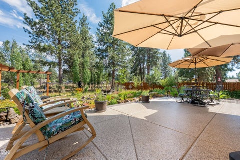 Tiny photo for 19563 Apache Road, Bend, OR 97702 (MLS # 220225403)