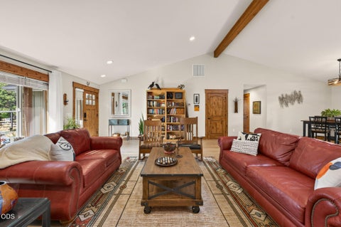 Tiny photo for 19563 Apache Road, Bend, OR 97702 (MLS # 220225403)