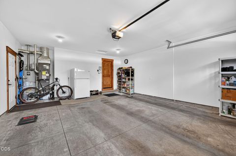 Tiny photo for 19563 Apache Road, Bend, OR 97702 (MLS # 220225403)