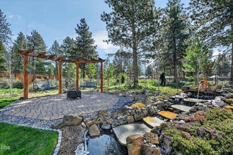 Tiny photo for 19563 Apache Road, Bend, OR 97702 (MLS # 220225403)