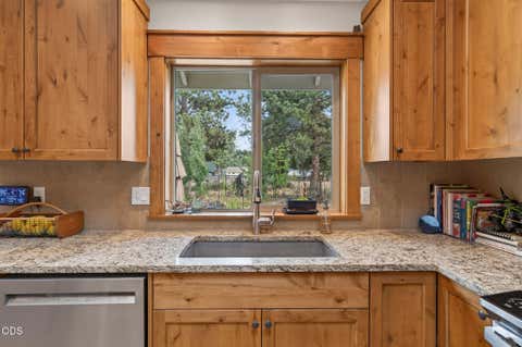 Tiny photo for 19563 Apache Road, Bend, OR 97702 (MLS # 220225403)