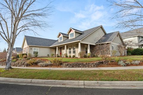 Tiny photo for 2161 Duncan Drive, Medford, OR 97504 (MLS # 220212823)