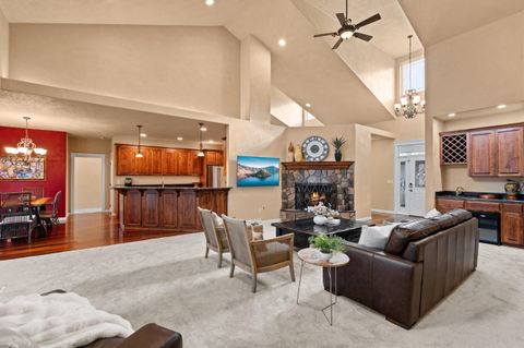 Tiny photo for 2161 Duncan Drive, Medford, OR 97504 (MLS # 220212823)