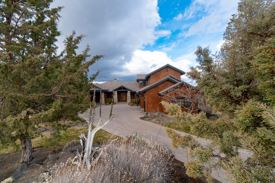 Spectacular one of a kind home located on the 5th green of the Pronghorn Fazio Golf Course! This home has been freshly updated on all audio/visual equipment, lighting, paint and built in features. The flow of this home offers openness but comfortable spaces for all to enjoy. The main level primary bedroom is on one wing of the home, there is a library, work out space & 2 guest rooms in the home. Across the covered patio is the casita with an abundance of space and natural light. The 3 car garage, patio and outdoor spaces make this is a must see home!