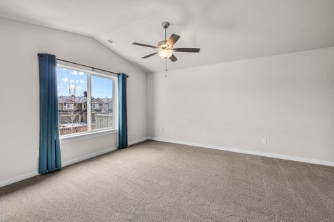 Tiny photo for 744 NE Brookstone Drive, Prineville, OR 97754 (MLS # 220216979)