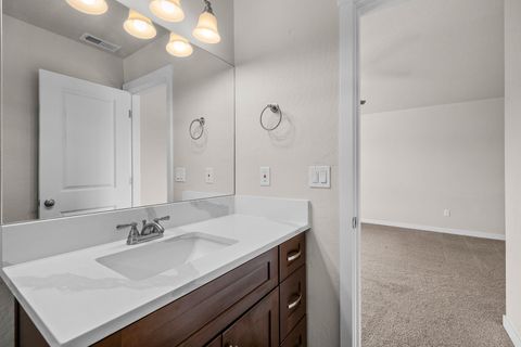 Tiny photo for 744 NE Brookstone Drive, Prineville, OR 97754 (MLS # 220216979)