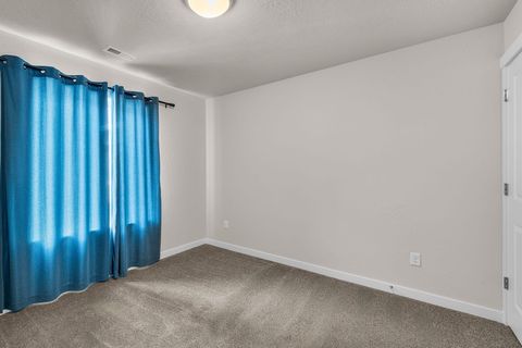 Tiny photo for 744 NE Brookstone Drive, Prineville, OR 97754 (MLS # 220216979)