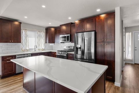 Tiny photo for 744 NE Brookstone Drive, Prineville, OR 97754 (MLS # 220216979)