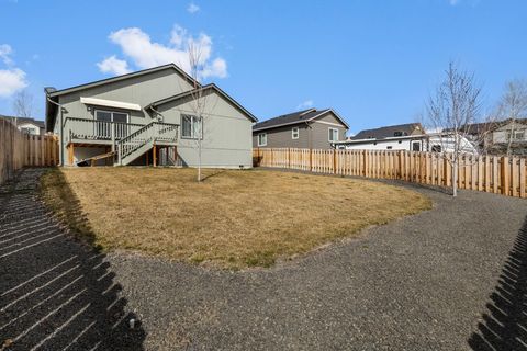 Tiny photo for 744 NE Brookstone Drive, Prineville, OR 97754 (MLS # 220216979)