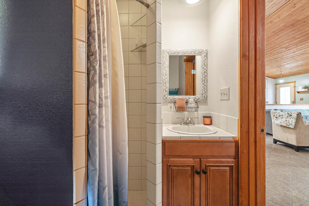 Lake Shore Gardens - Residential