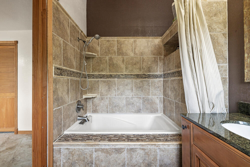 Lake Shore Gardens - Residential