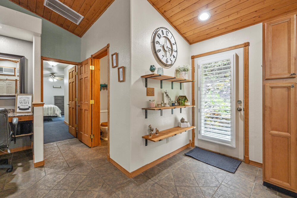 Lake Shore Gardens - Residential