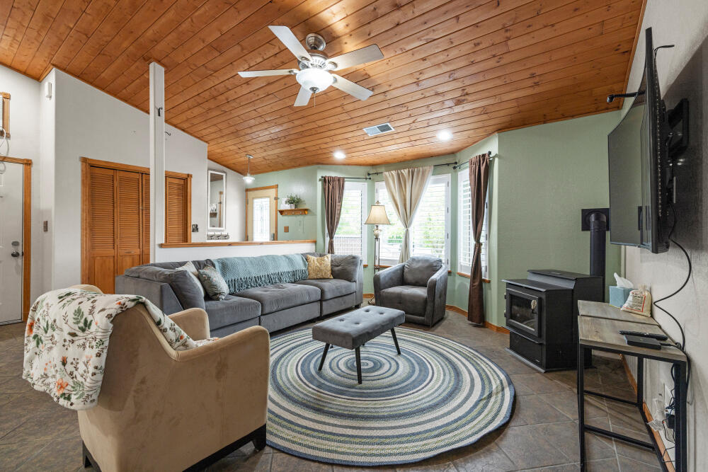 Lake Shore Gardens - Residential