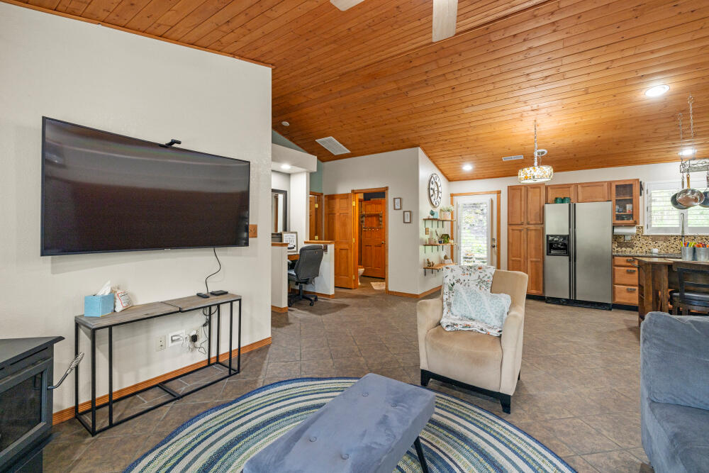 Lake Shore Gardens - Residential