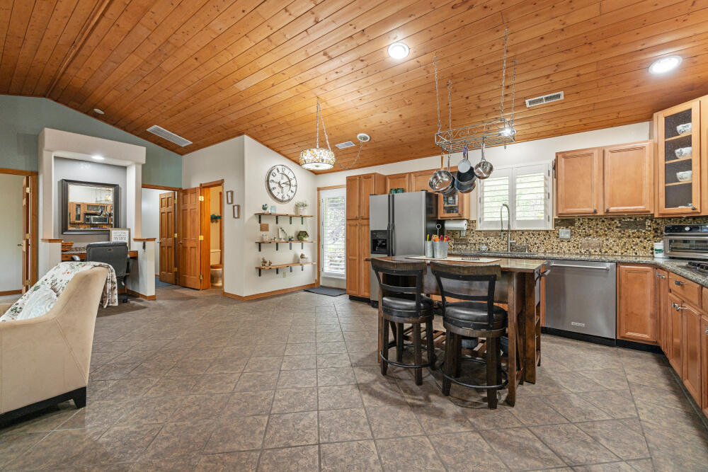 Lake Shore Gardens - Residential