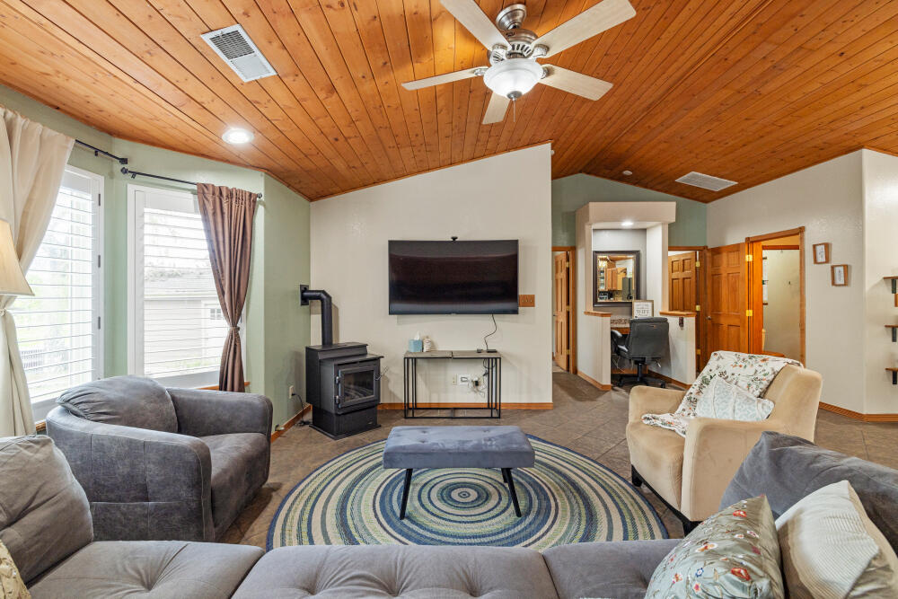 Lake Shore Gardens - Residential