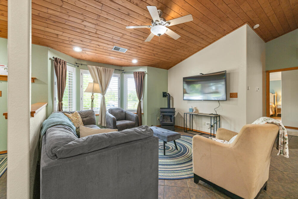 Lake Shore Gardens - Residential