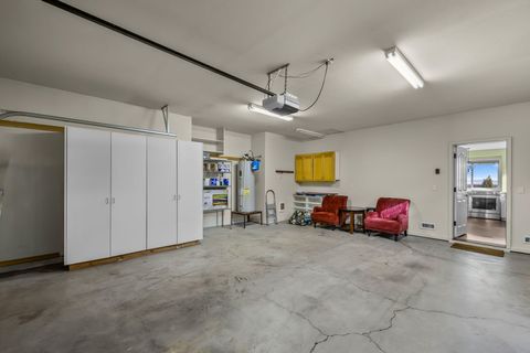 Tiny photo for 2446 SW 35th Drive, Redmond, OR 97756 (MLS # 220211977)