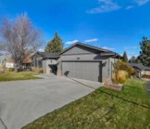 Tiny photo for 2446 SW 35th Drive, Redmond, OR 97756 (MLS # 220211977)