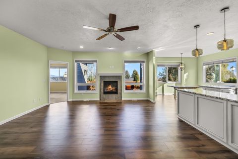 Tiny photo for 2446 SW 35th Drive, Redmond, OR 97756 (MLS # 220211977)