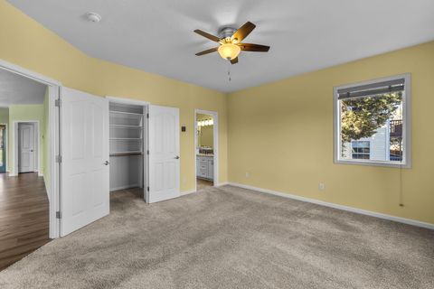 Tiny photo for 2446 SW 35th Drive, Redmond, OR 97756 (MLS # 220211977)