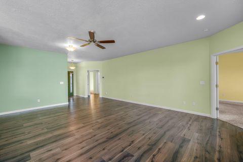 Tiny photo for 2446 SW 35th Drive, Redmond, OR 97756 (MLS # 220211977)
