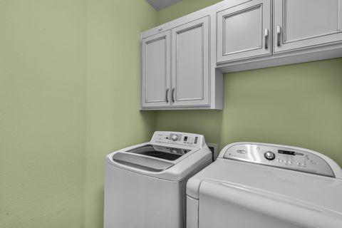 Tiny photo for 2446 SW 35th Drive, Redmond, OR 97756 (MLS # 220211977)