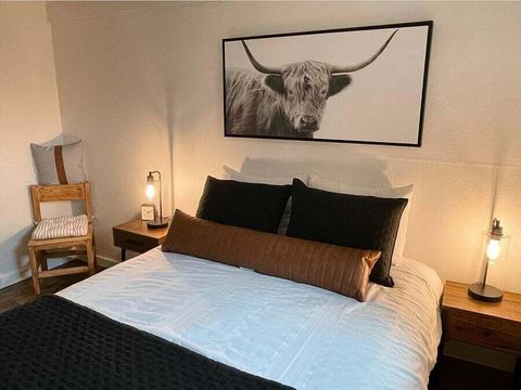 Tiny photo for 714 SW Cascade Avenue, Redmond, OR 97756 (MLS # 220220060)