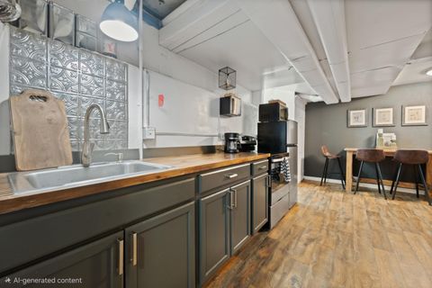 Tiny photo for 714 SW Cascade Avenue, Redmond, OR 97756 (MLS # 220220060)