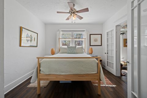 Tiny photo for 714 SW Cascade Avenue, Redmond, OR 97756 (MLS # 220220060)