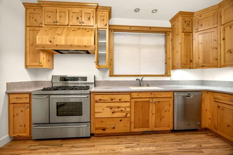 Tiny photo for 435 Granite Street, Ashland, OR 97520 (MLS # 220214850)