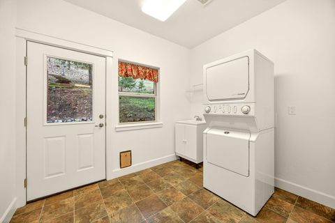 Tiny photo for 435 Granite Street, Ashland, OR 97520 (MLS # 220214850)