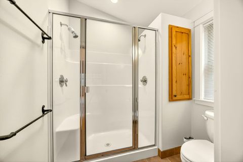 Tiny photo for 435 Granite Street, Ashland, OR 97520 (MLS # 220214850)