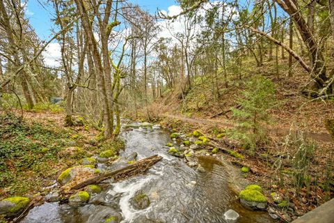 Tiny photo for 435 Granite Street, Ashland, OR 97520 (MLS # 220214850)