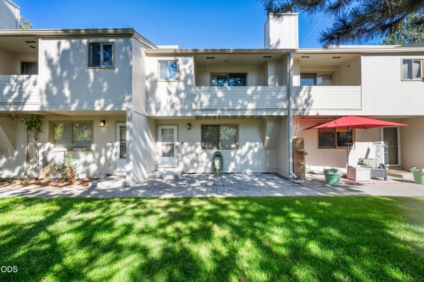 1050 NE BUTLER MARKET RD APT 3, BEND, OR 97701 - Image cc57eba4e7941fe33ccd806f4ffbc870/1525058240