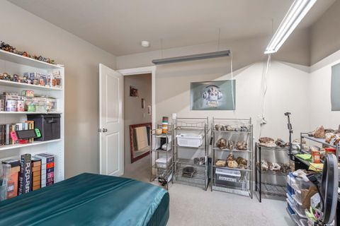 Tiny photo for 224 NW Monte Vista Avenue, Madras, OR 97741 (MLS # 220214397)