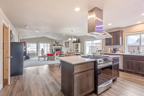 Tiny photo for 224 NW Monte Vista Avenue, Madras, OR 97741 (MLS # 220214397)