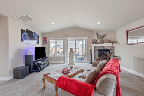 Tiny photo for 224 NW Monte Vista Avenue, Madras, OR 97741 (MLS # 220214397)