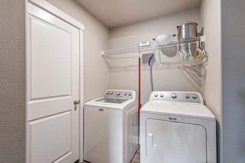 Tiny photo for 224 NW Monte Vista Avenue, Madras, OR 97741 (MLS # 220214397)