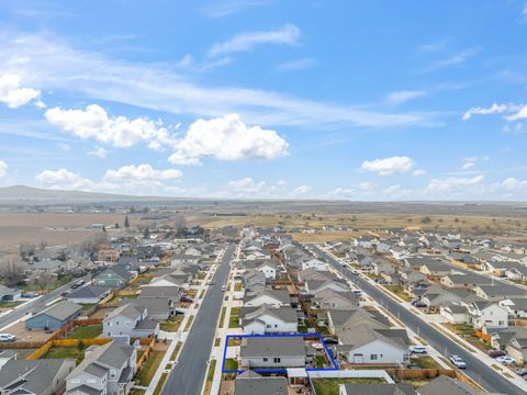 Tiny photo for 224 NW Monte Vista Avenue, Madras, OR 97741 (MLS # 220214397)