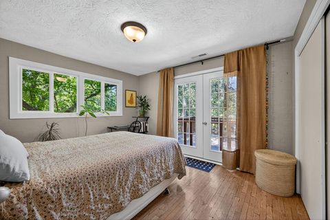 Tiny photo for 571 S Mountain Avenue, Ashland, OR 97520 (MLS # 220219278)