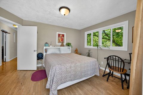 Tiny photo for 571 S Mountain Avenue, Ashland, OR 97520 (MLS # 220219278)