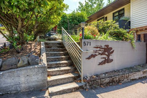 Tiny photo for 571 S Mountain Avenue, Ashland, OR 97520 (MLS # 220219278)