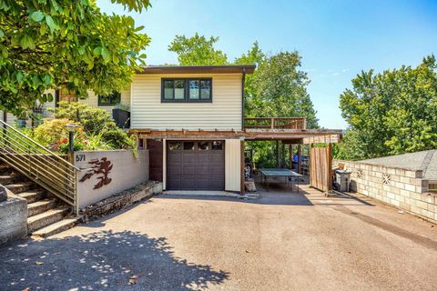 Tiny photo for 571 S Mountain Avenue, Ashland, OR 97520 (MLS # 220219278)