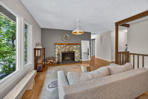 Tiny photo for 571 S Mountain Avenue, Ashland, OR 97520 (MLS # 220219278)