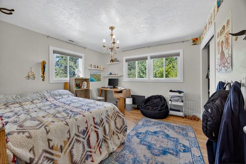 Tiny photo for 571 S Mountain Avenue, Ashland, OR 97520 (MLS # 220219278)